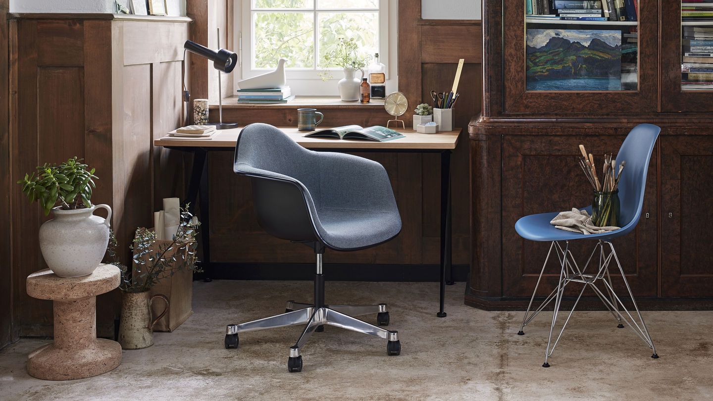 | Eames Plastic Chairs | Official Online Shop