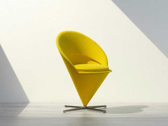 Cone Chair2_breiter Lichtkegel_web_4-3
