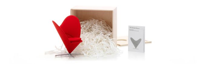 Heart-Shaped Cone Chair_Miniature_web_sub_hero