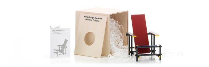 album Leeg de prullenbak in de buurt Vitra | Miniatures Collection - Rood Blauwe Stoel | Official Vitra® Website