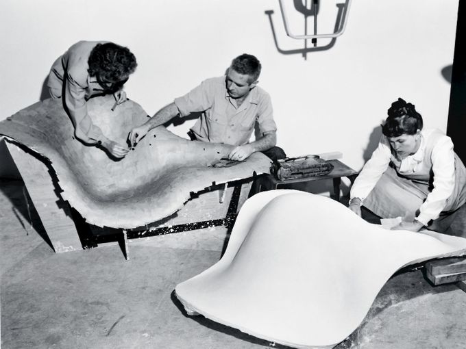 Ray Eames - La Chaise_web_4-3